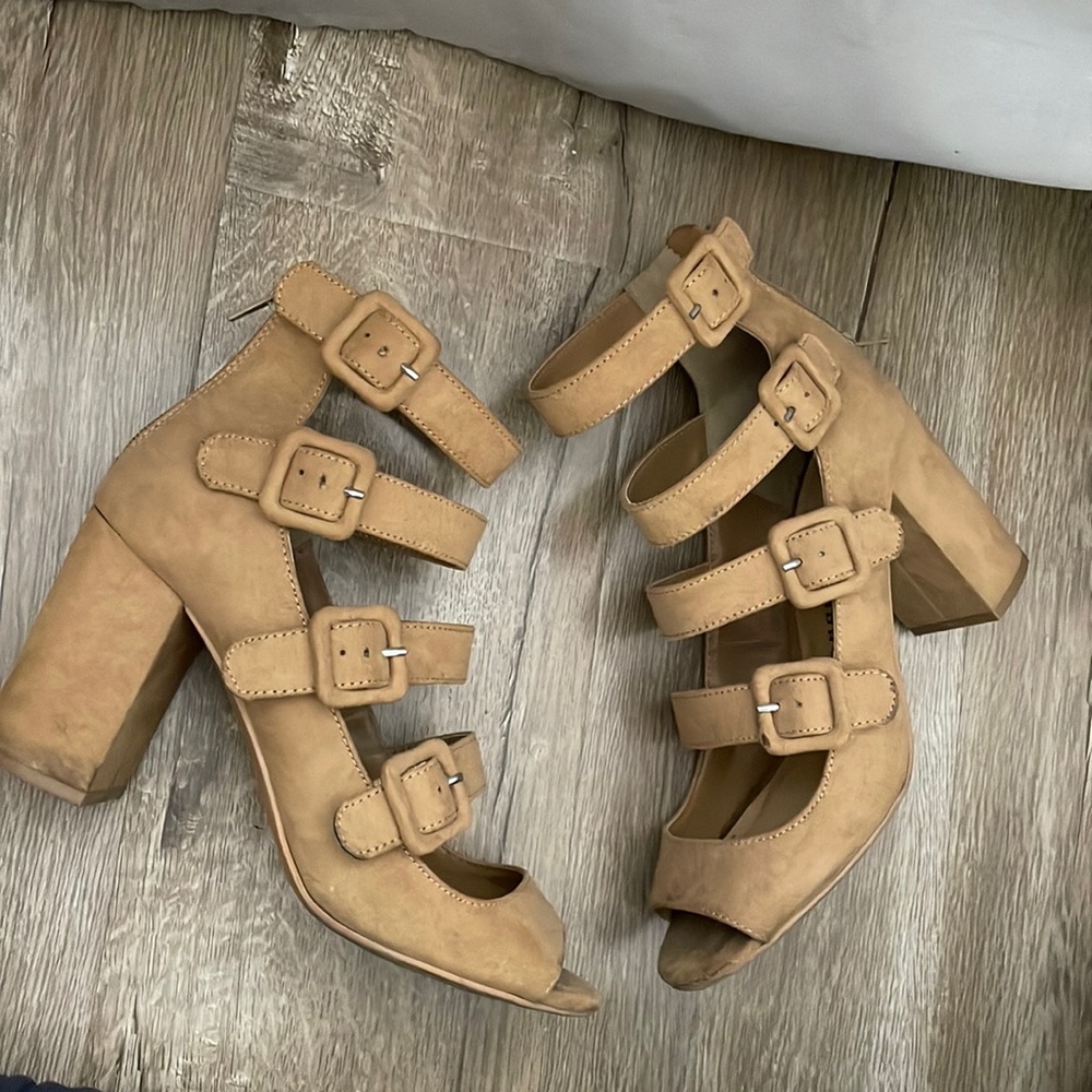 Chinese laundry Tan strappy heels